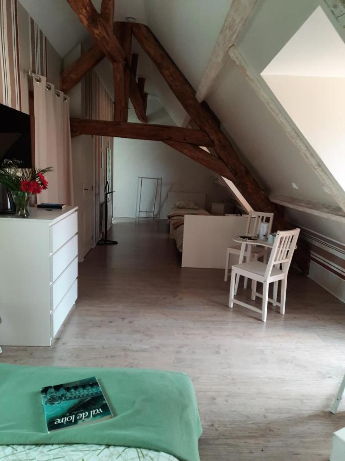 La Maison Genevier - Chambre La Family Montreuil-en-Touraine Exterior photo